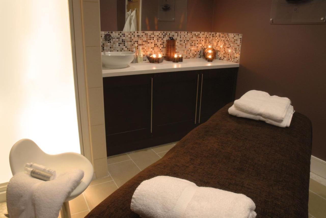 Skylark Sleeps 8 Private Hot Tub & Dogs Welcome Nr Padstow, Resort Pool Bar & Watersports St Columb Major Exterior photo